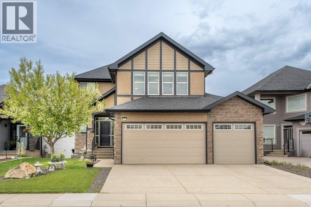 597 Muirfield Crescent - 1