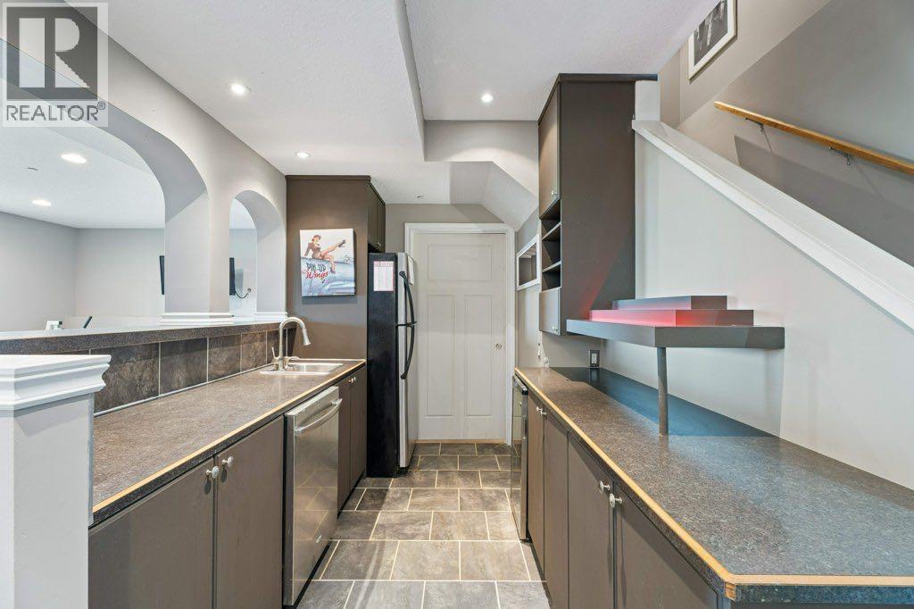 597 Muirfield Crescent - 40