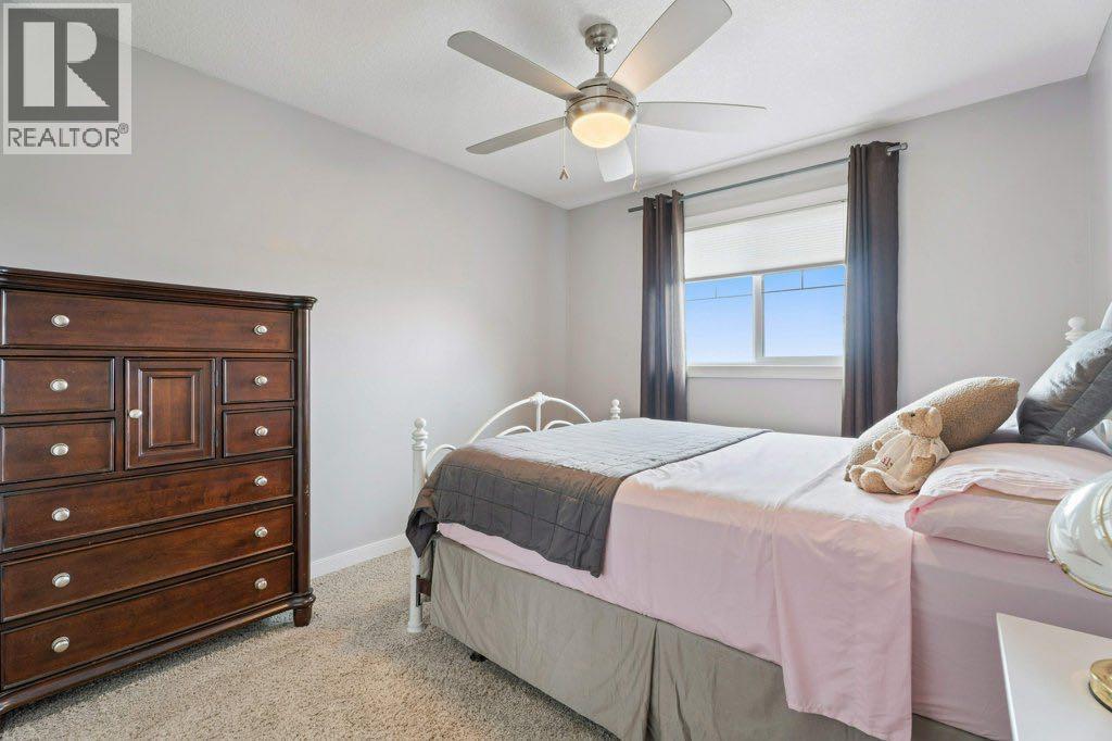 597 Muirfield Crescent - 38