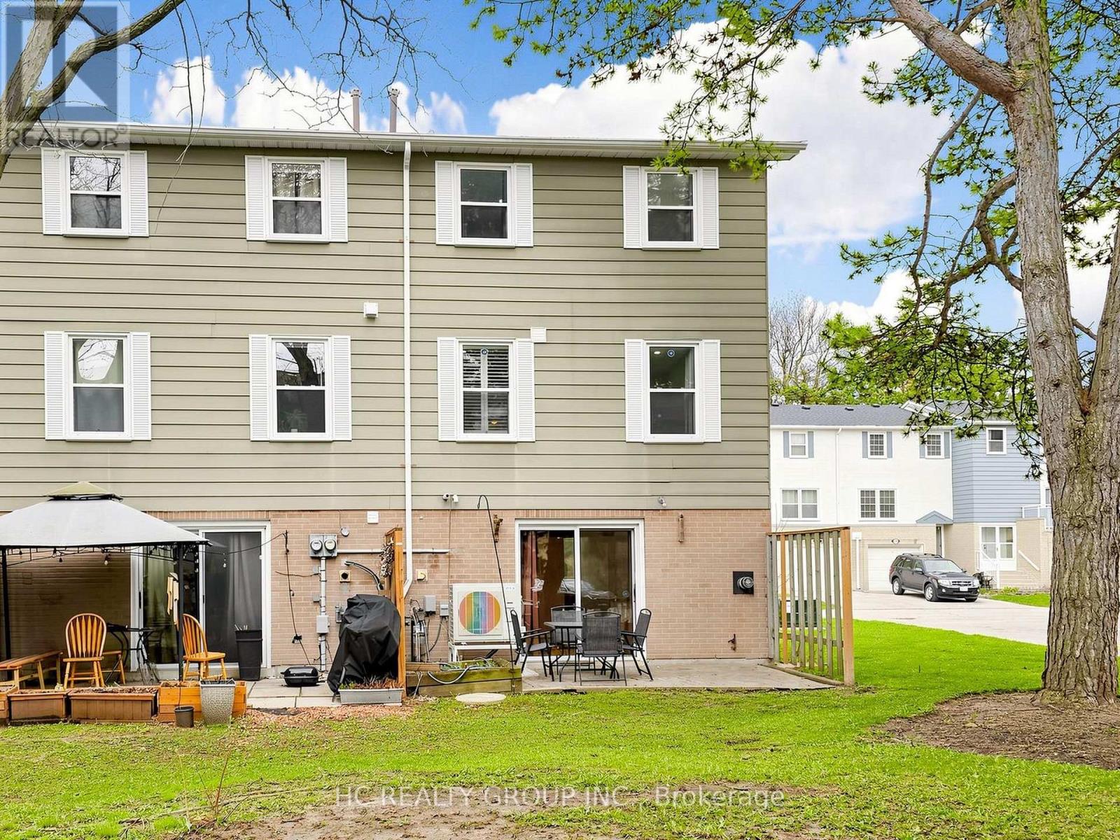 #36 1742 JOHN STREET - 46