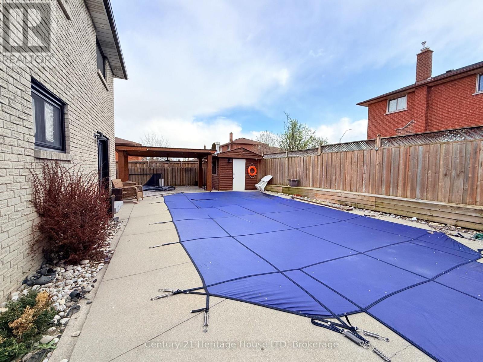 70 TAYMALL STREET - 22