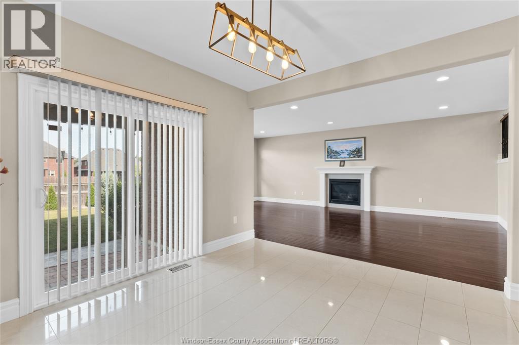 1078 CHARLOTTE CRESCENT - 13