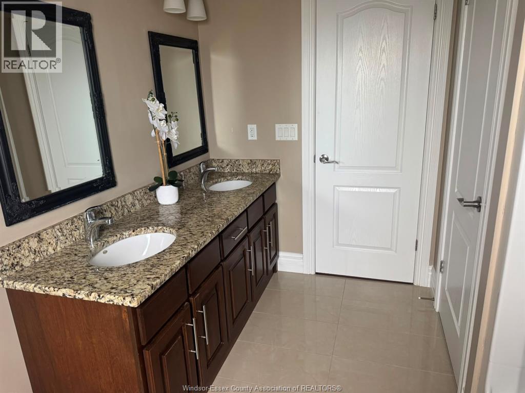 1078 CHARLOTTE CRESCENT - Image 17