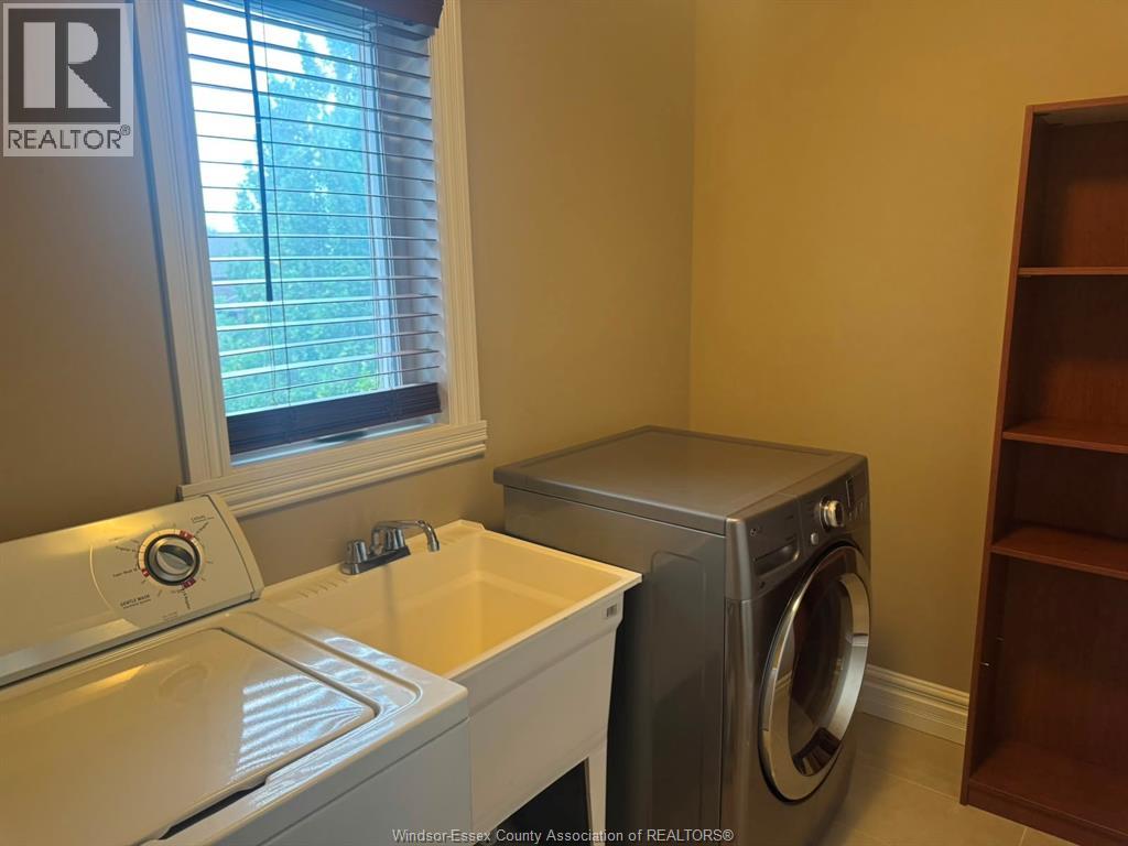 1078 CHARLOTTE CRESCENT - Image 24