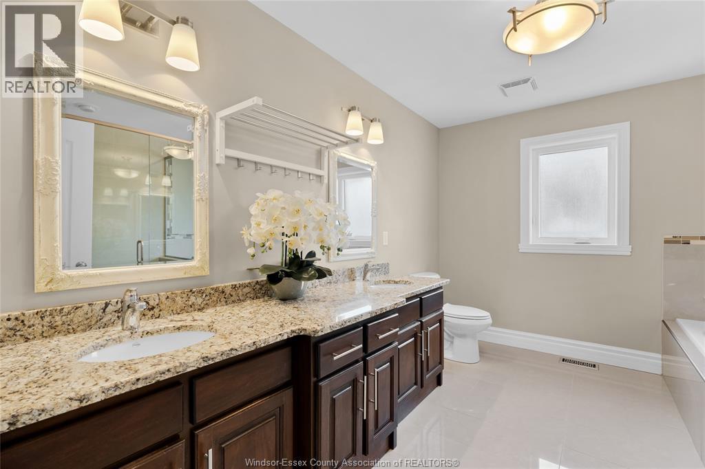 1078 CHARLOTTE CRESCENT - 24