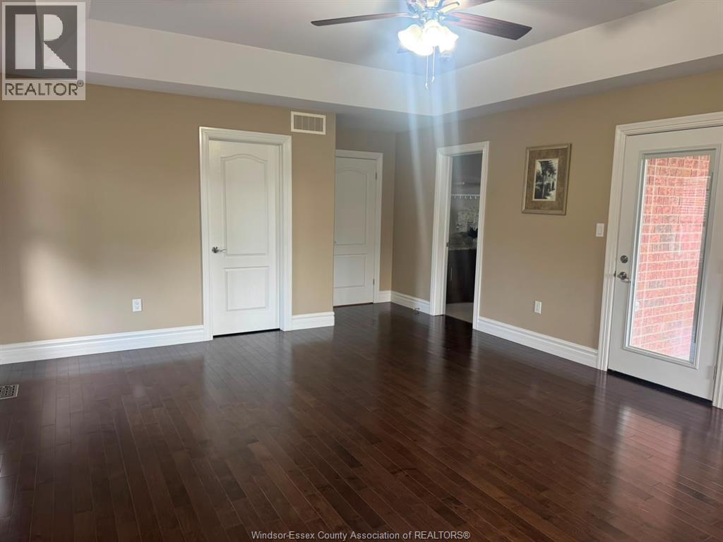 1078 CHARLOTTE CRESCENT - Image 4