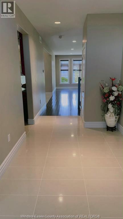 1078 CHARLOTTE CRESCENT - 2