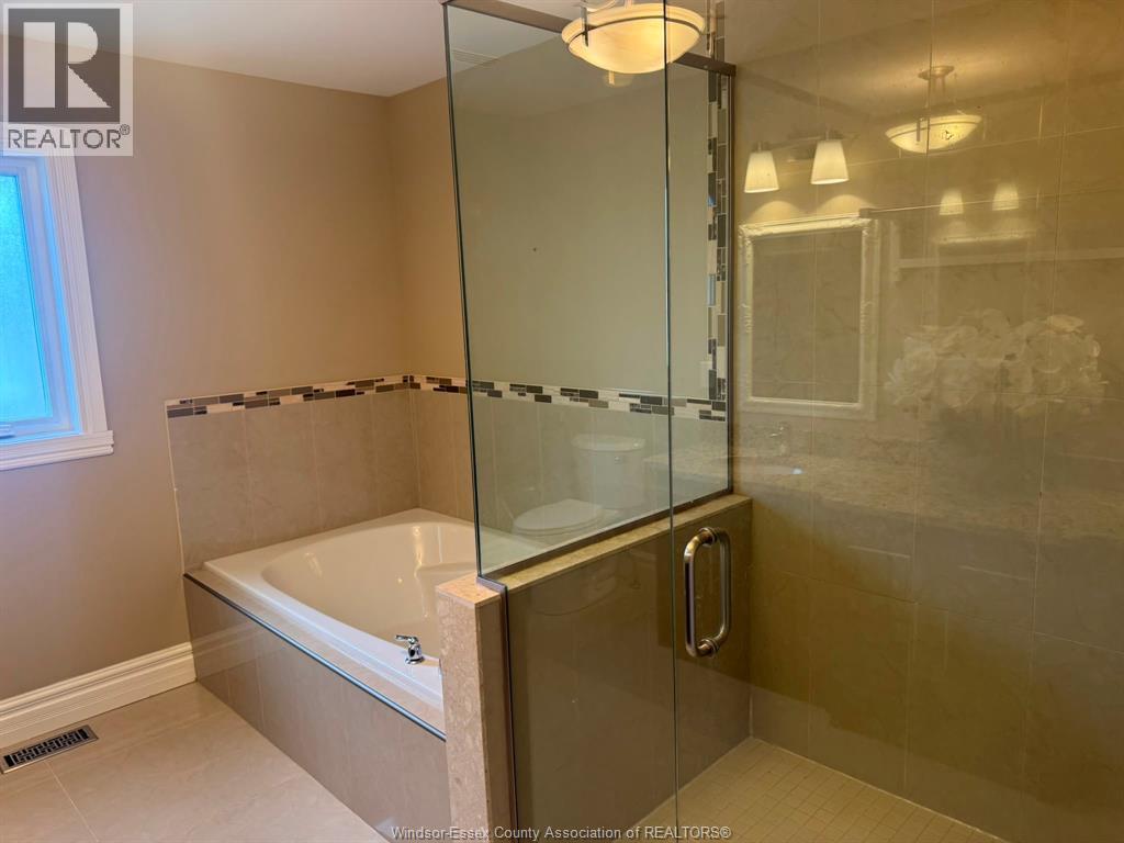 1078 CHARLOTTE CRESCENT - Image 8