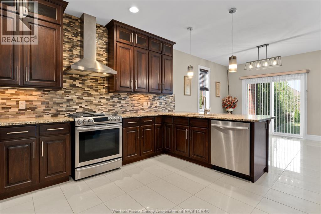 1078 CHARLOTTE CRESCENT - 8