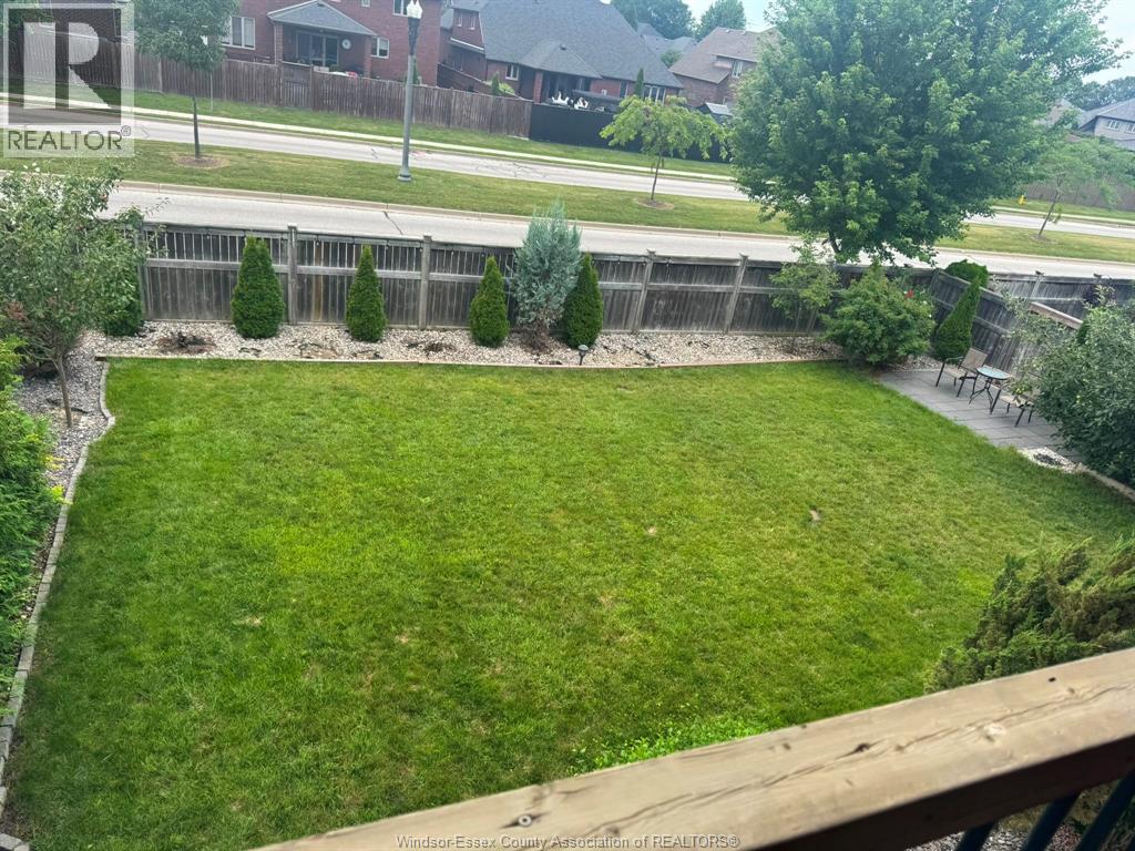 1078 CHARLOTTE CRESCENT - 32