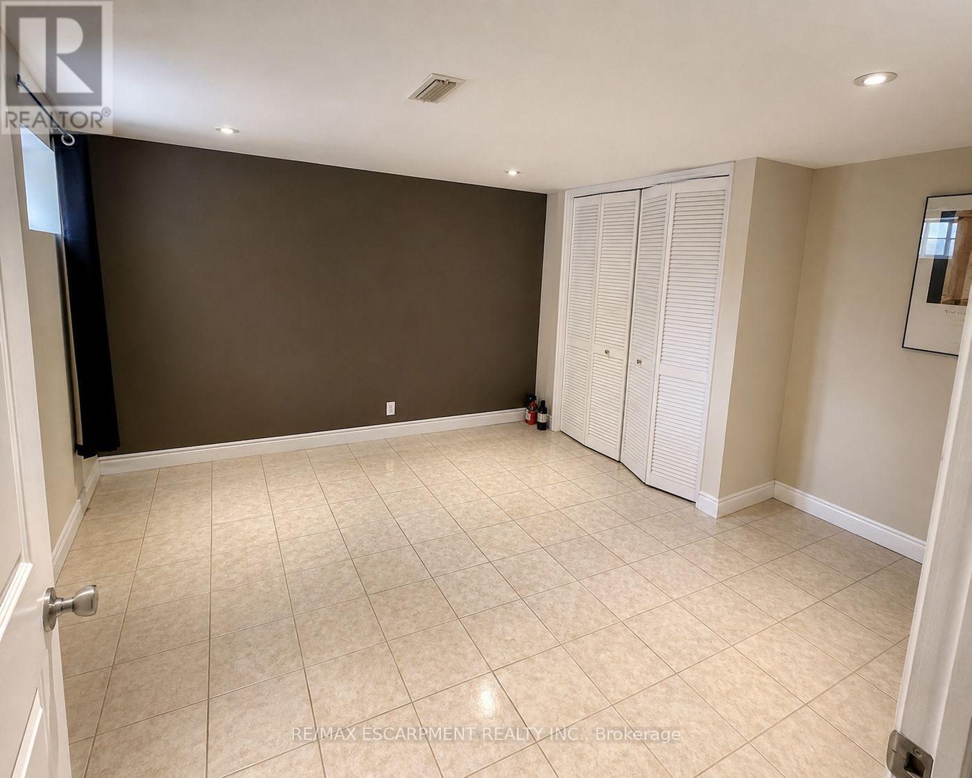 61 GLENMOUNT AVENUE - 27
