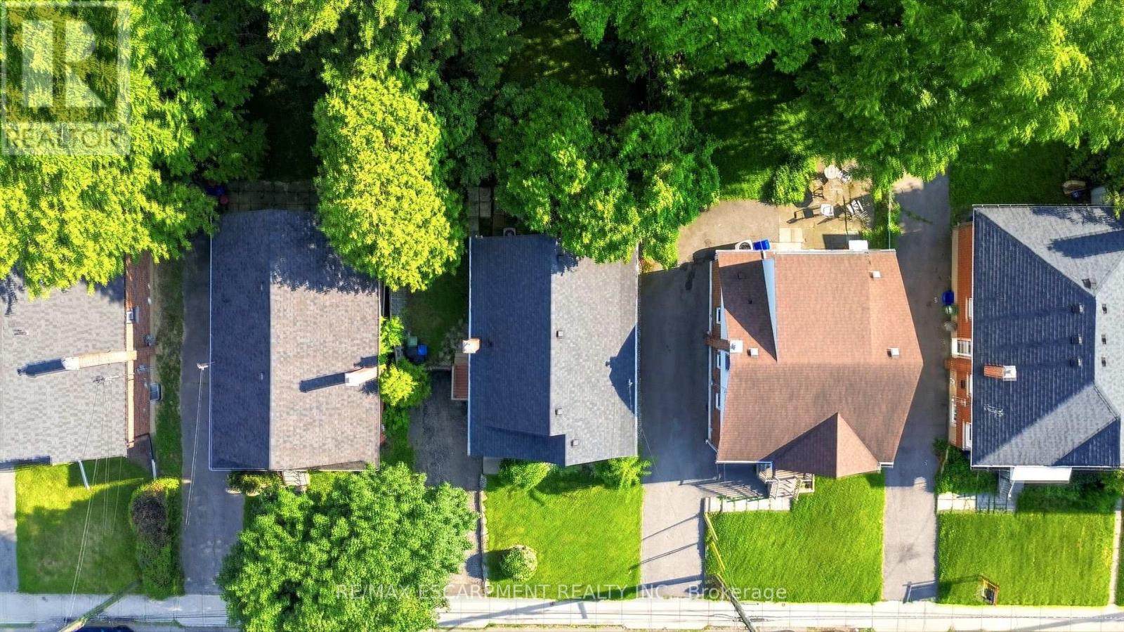 61 GLENMOUNT AVENUE - 42