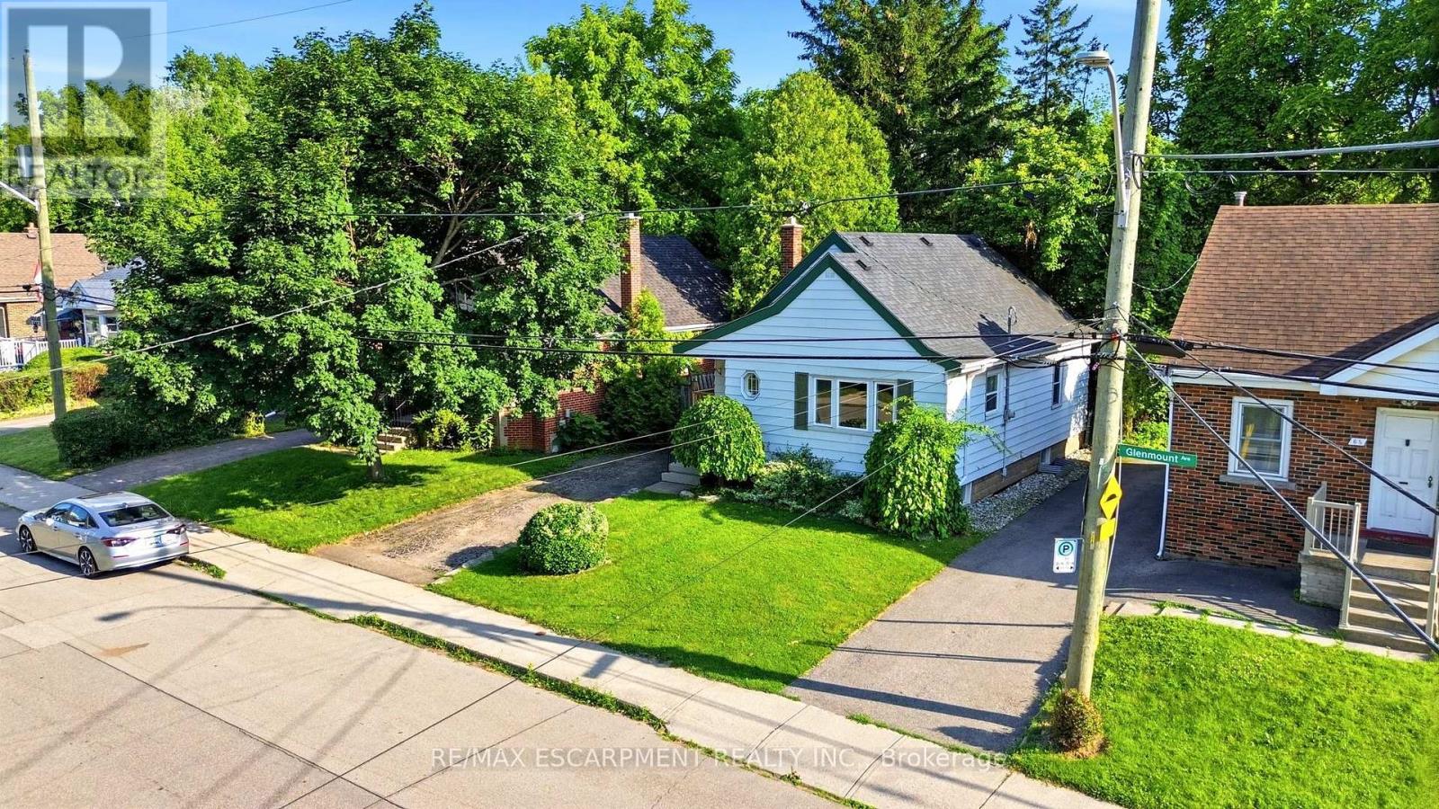 61 GLENMOUNT AVENUE - 40
