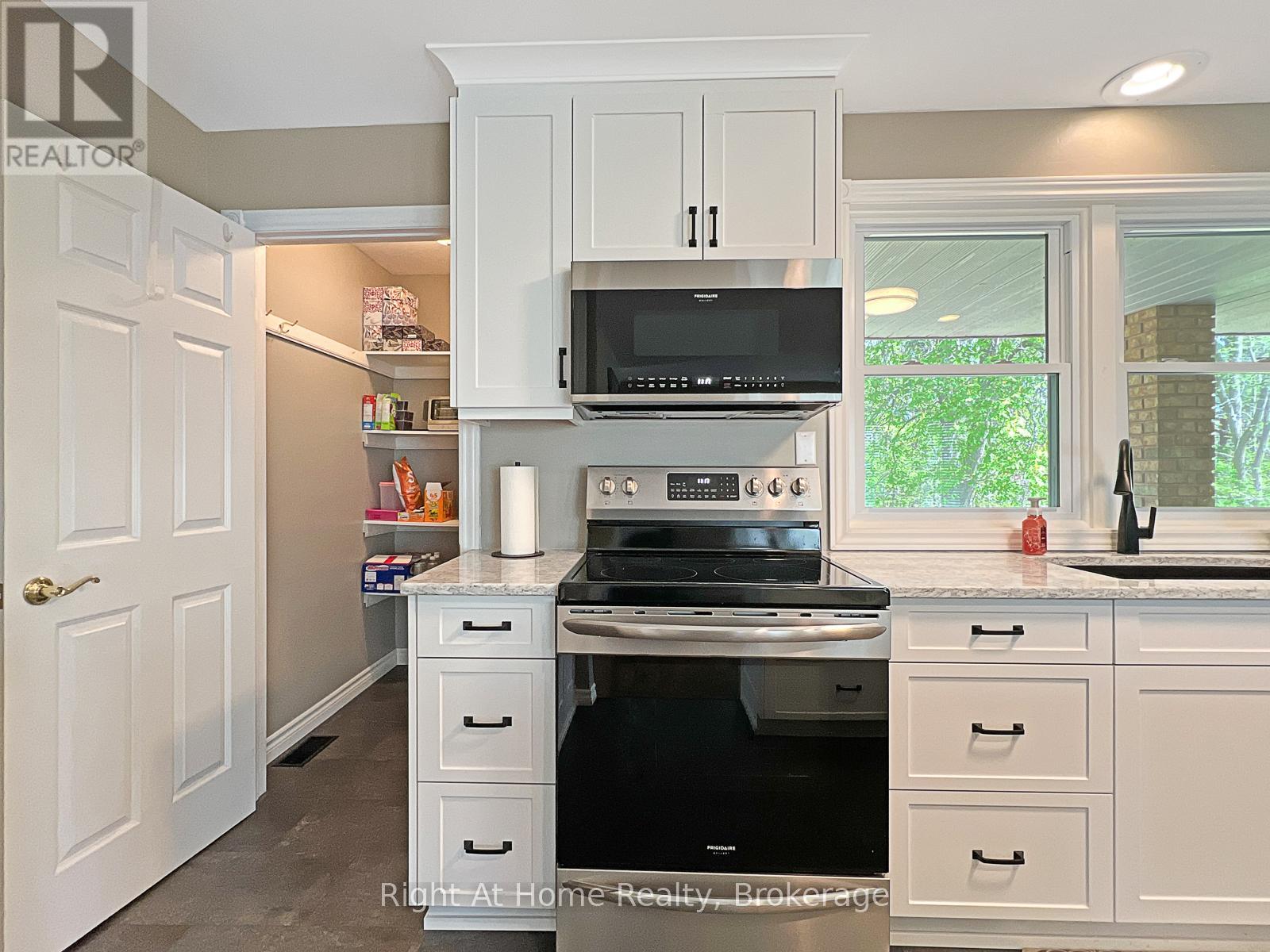 919 JAMIESON ROAD - 5