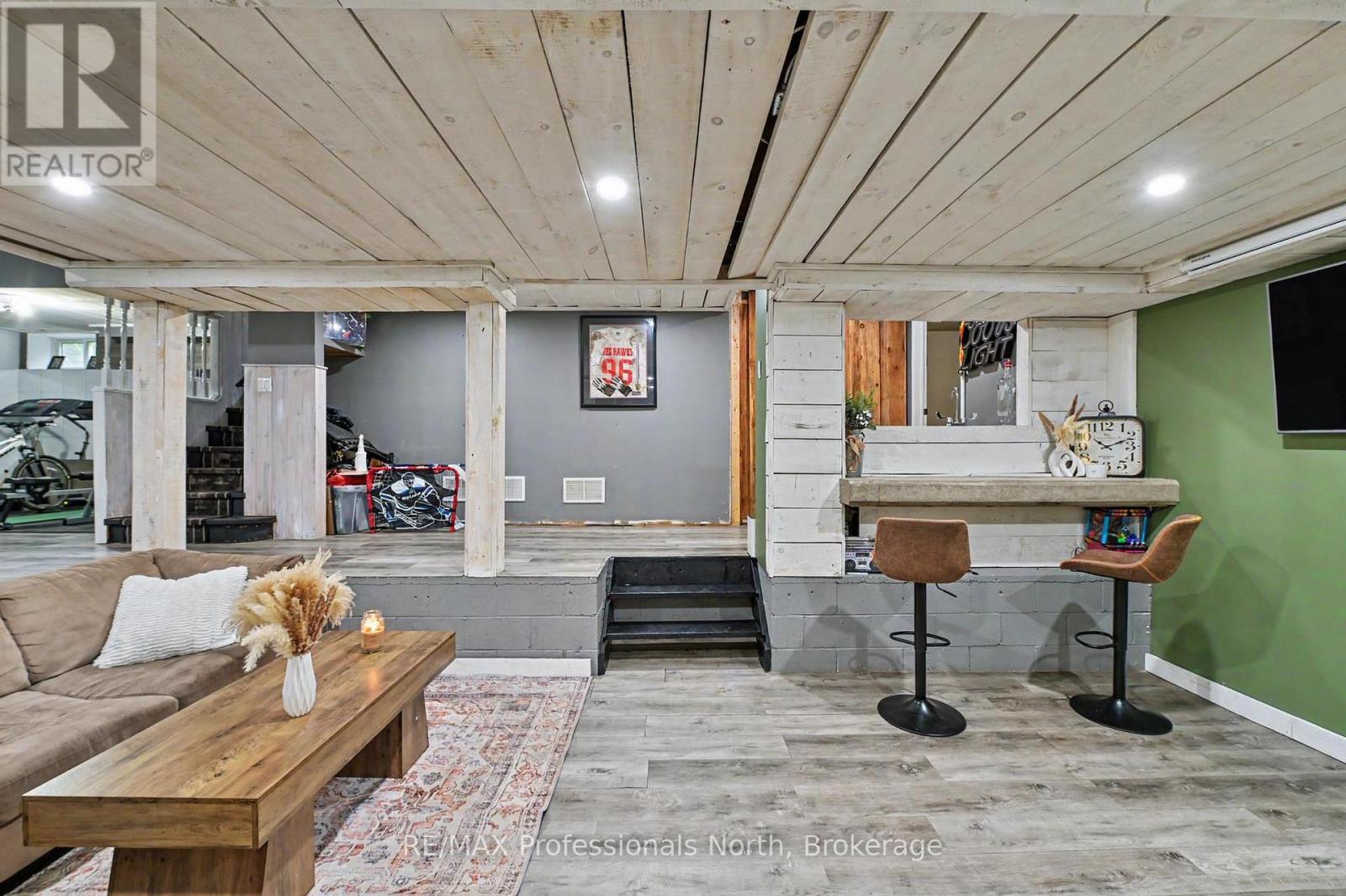 1116 LITTLE HAWK LAKE ROAD - 32