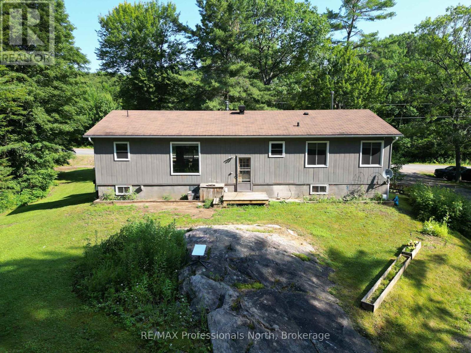 1116 LITTLE HAWK LAKE ROAD - 43