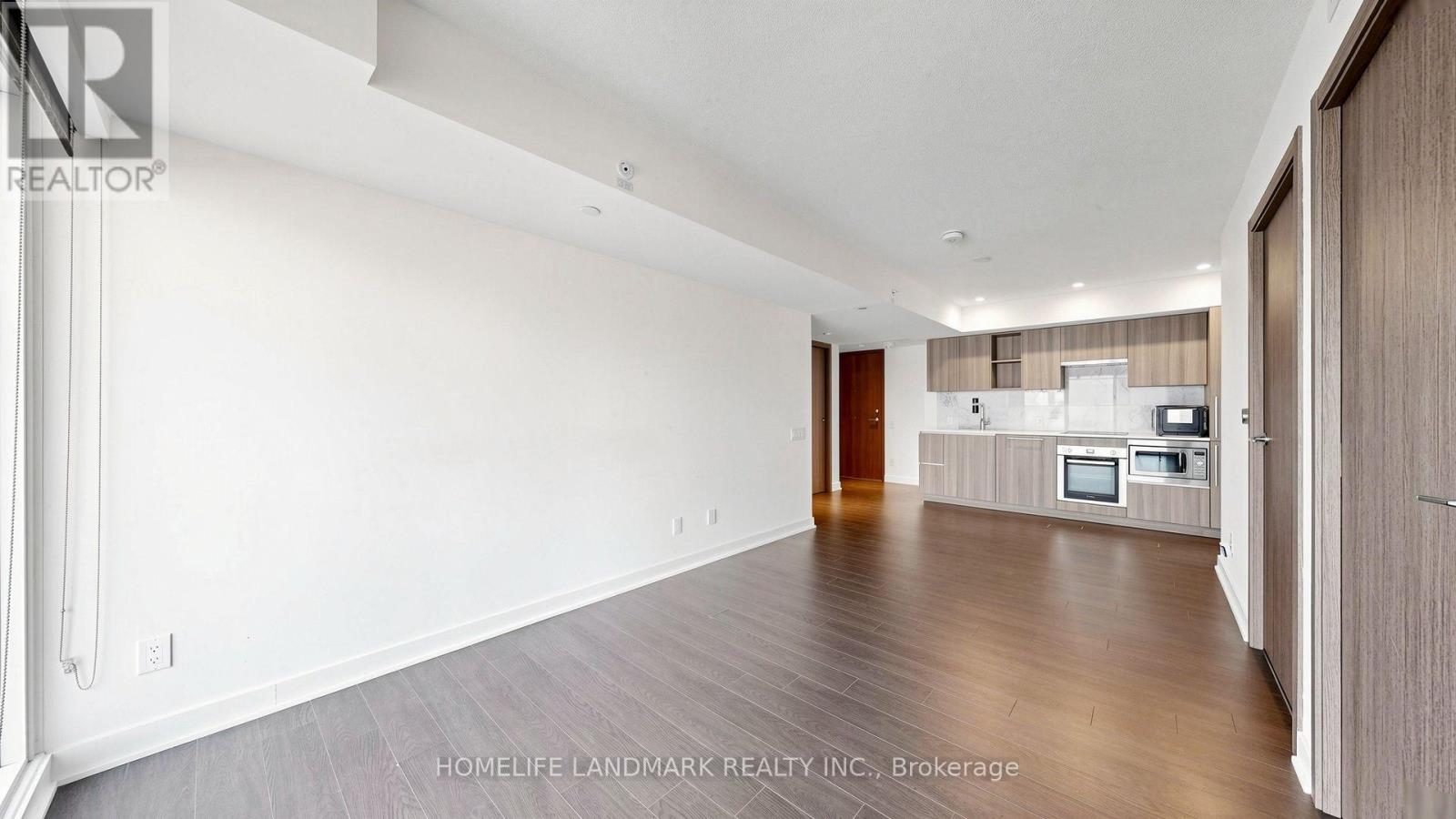 #806 17 BATHURST STREET - 15