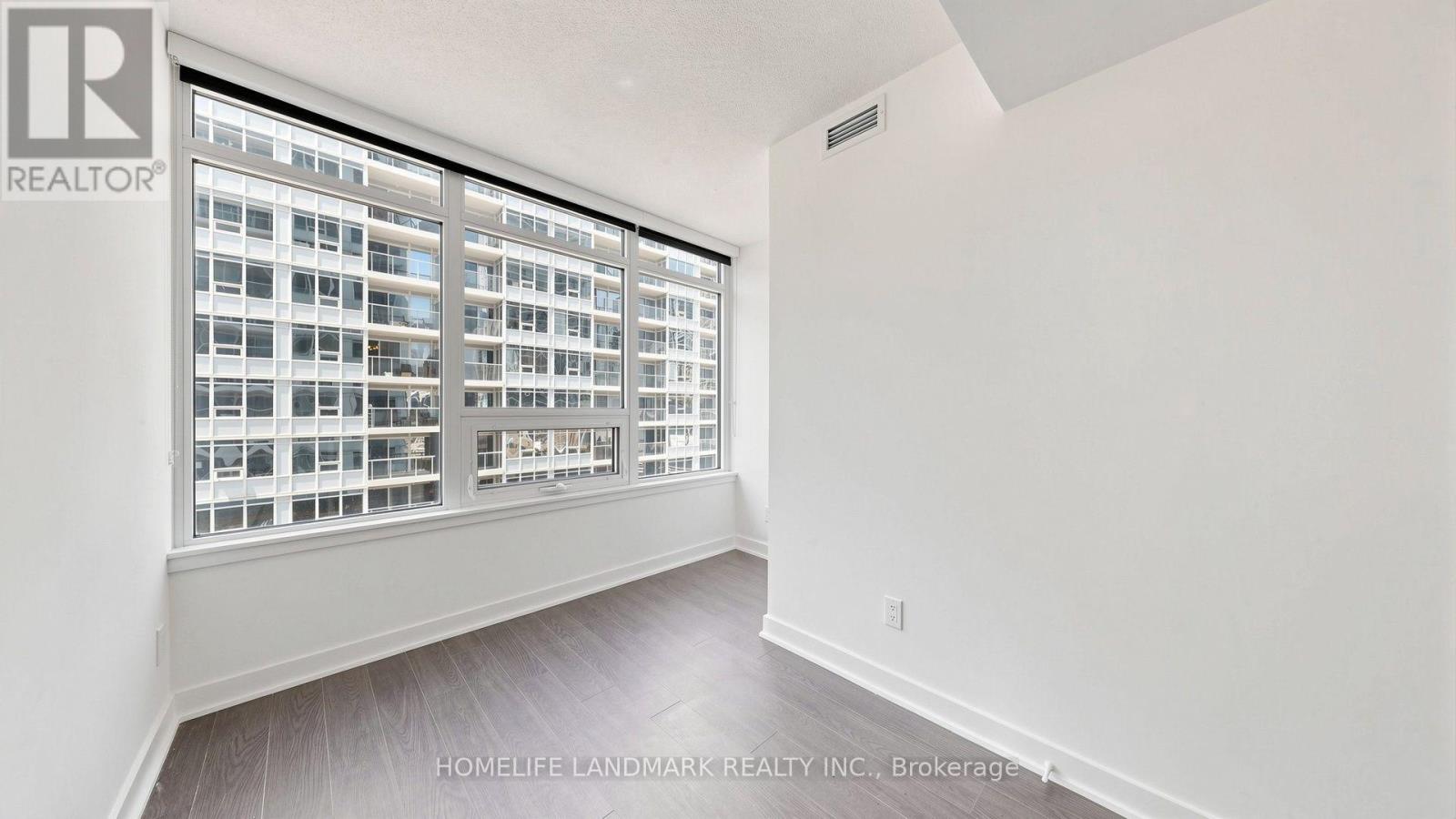 #806 17 BATHURST STREET - 24