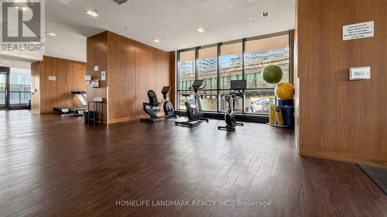 #806 17 BATHURST STREET - 33