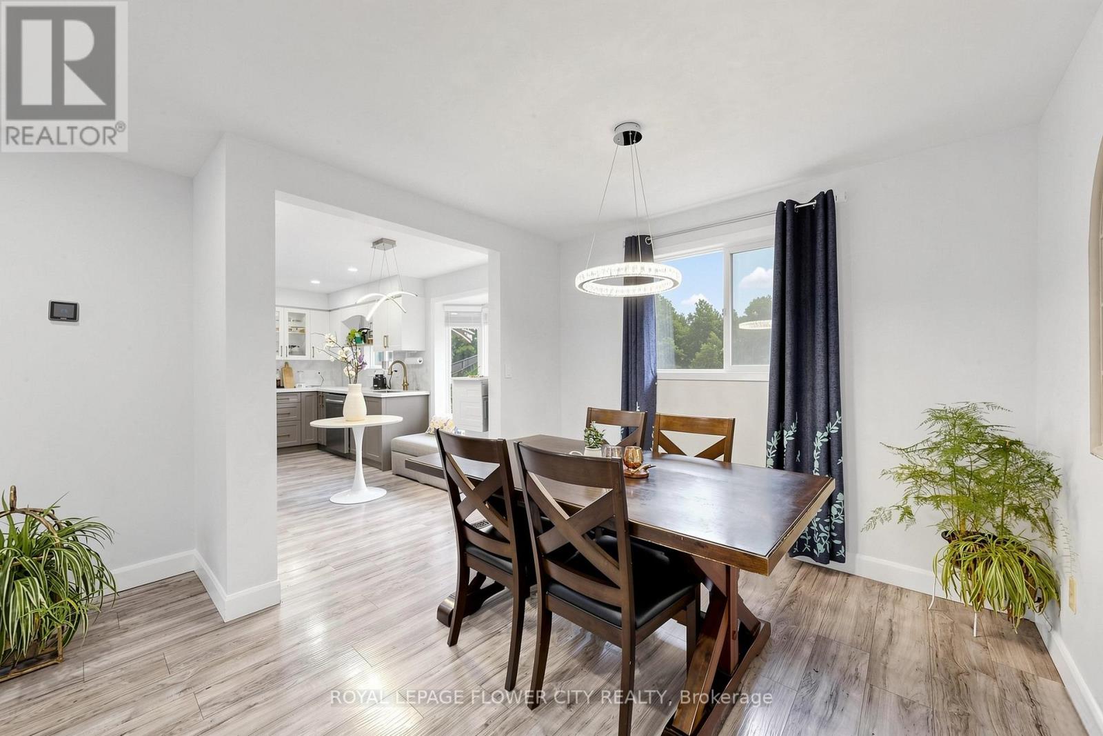206 MCMURCHY AVENUE S - 10