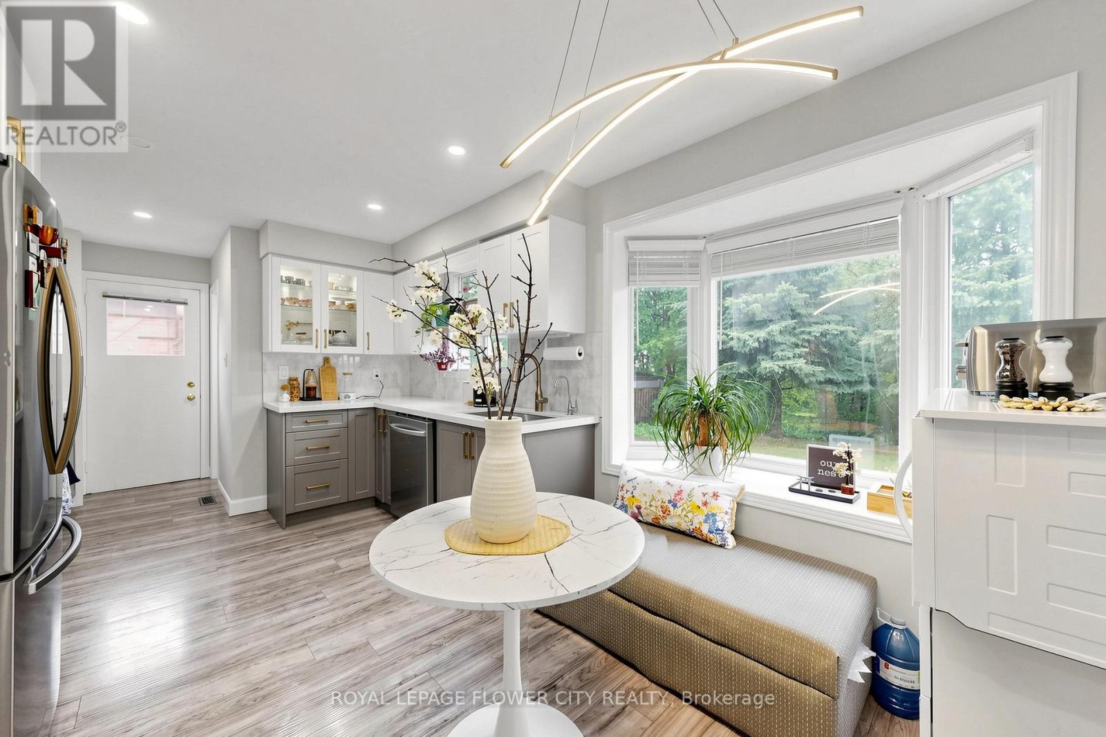 206 MCMURCHY AVENUE S - 13