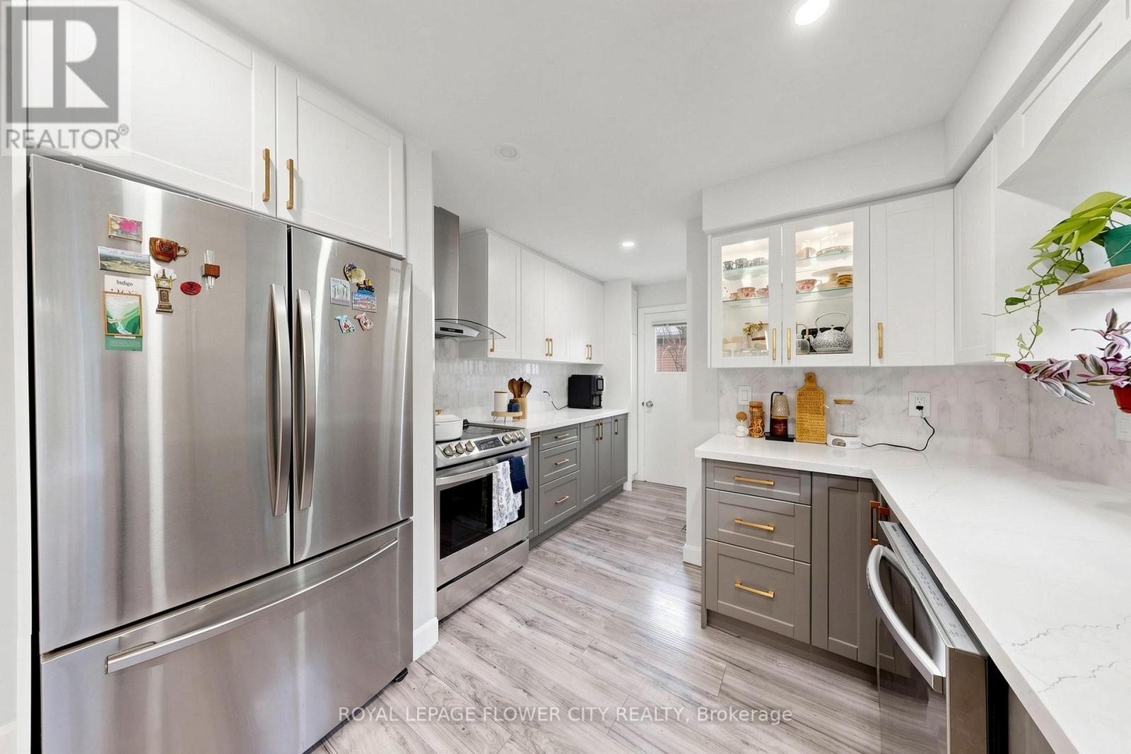 206 MCMURCHY AVENUE S - 15