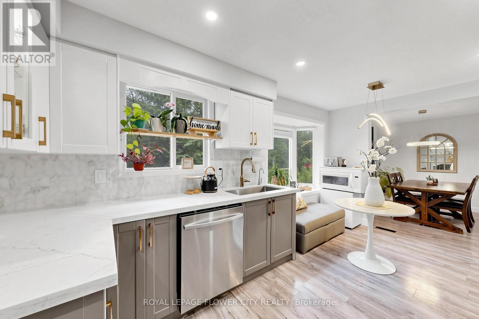 206 MCMURCHY AVENUE S - 18