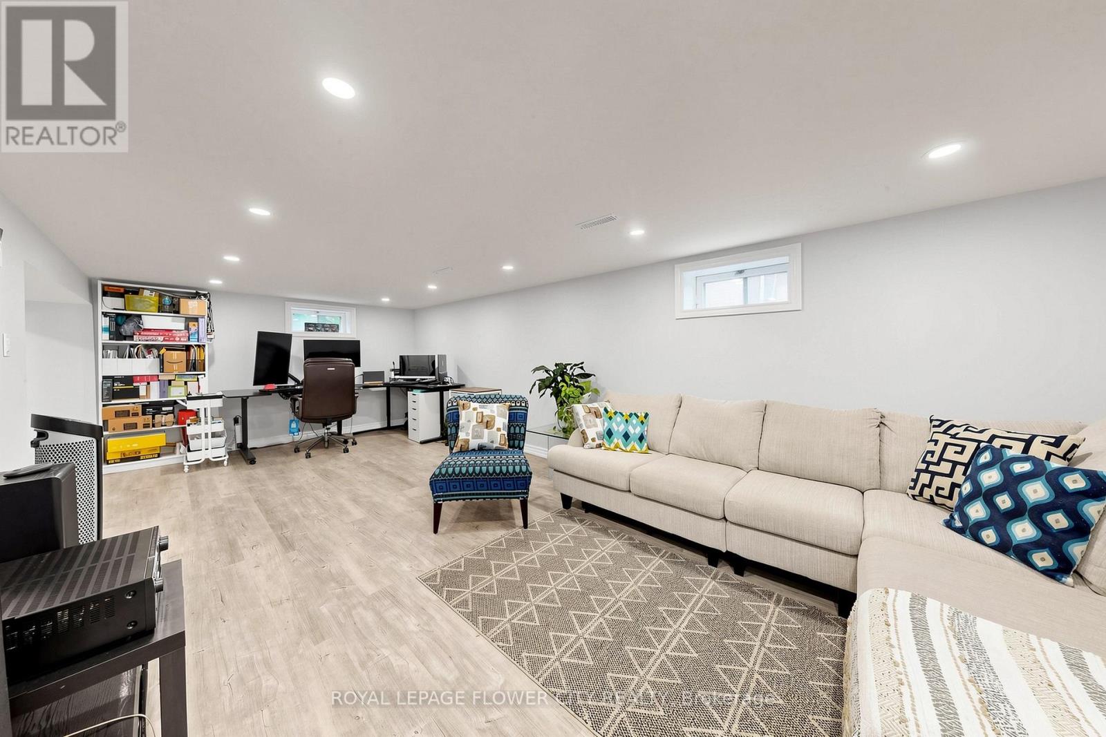 206 MCMURCHY AVENUE S - 34