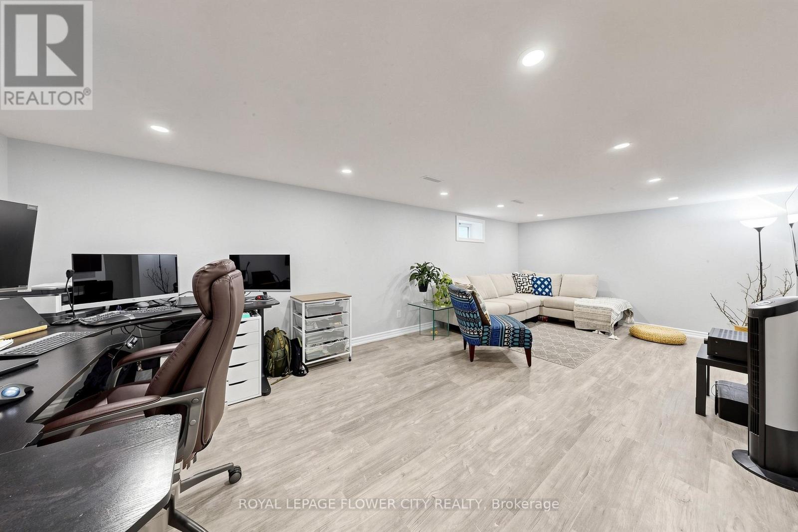 206 MCMURCHY AVENUE S - 37