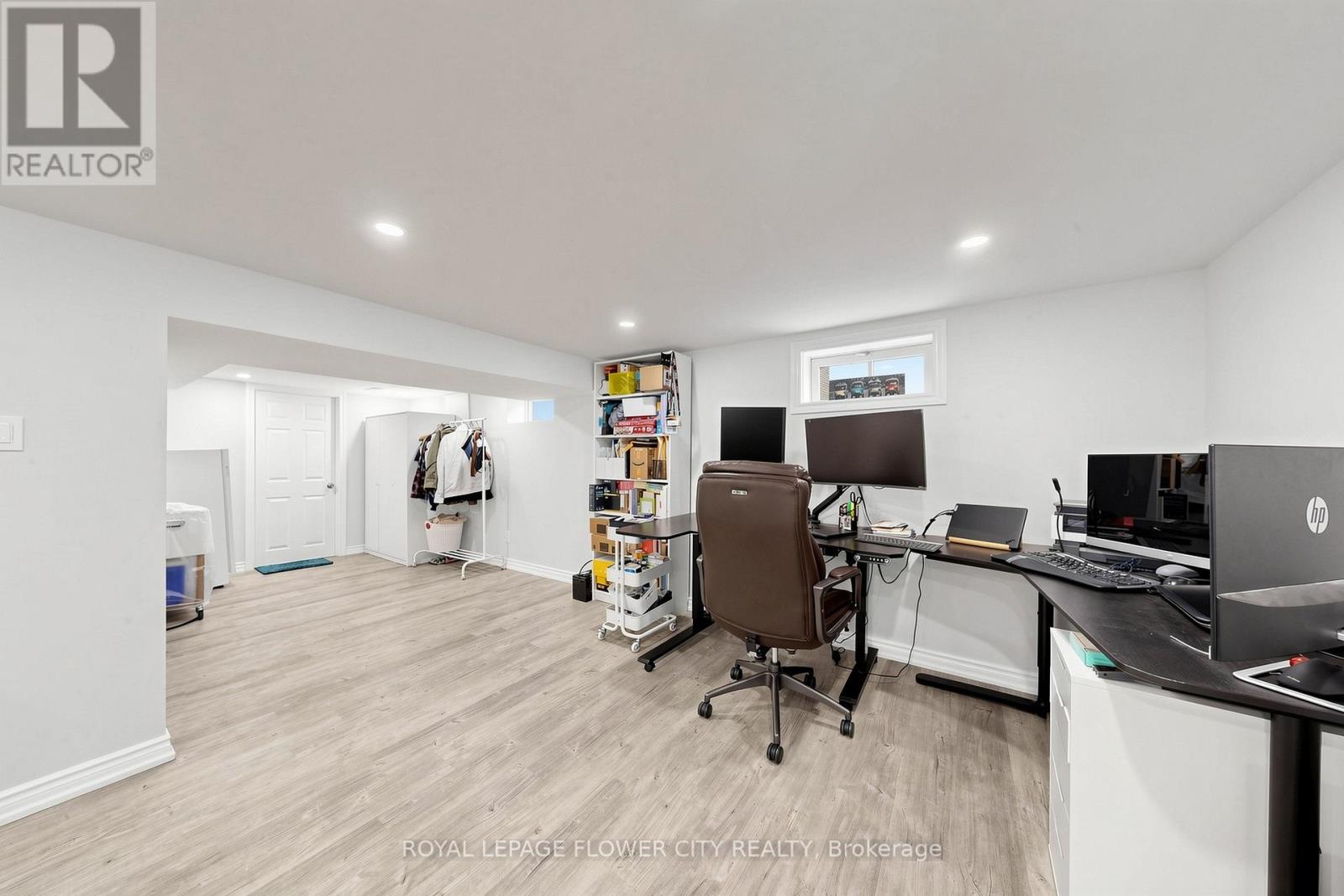 206 MCMURCHY AVENUE S - 39