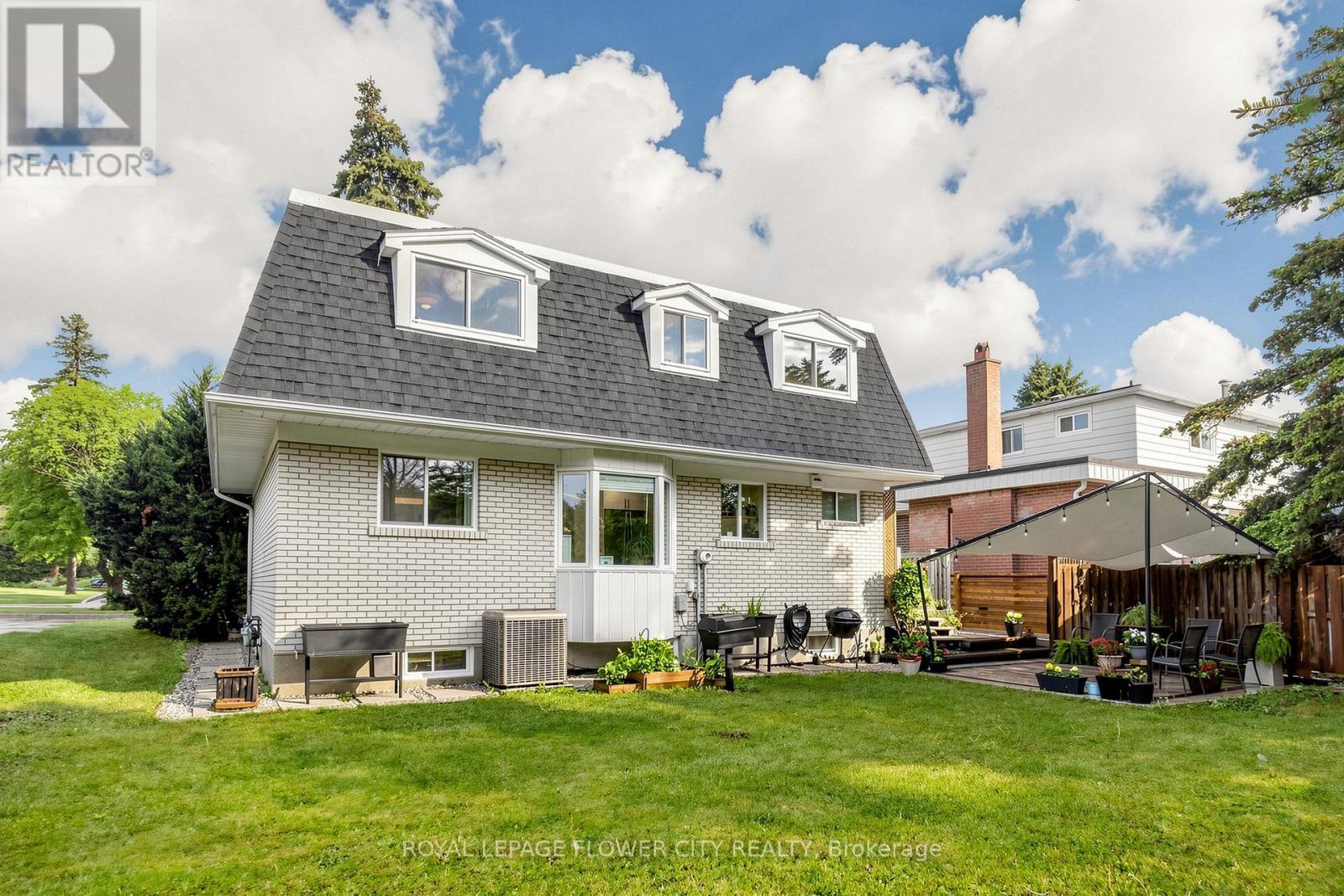 206 MCMURCHY AVENUE S - 44