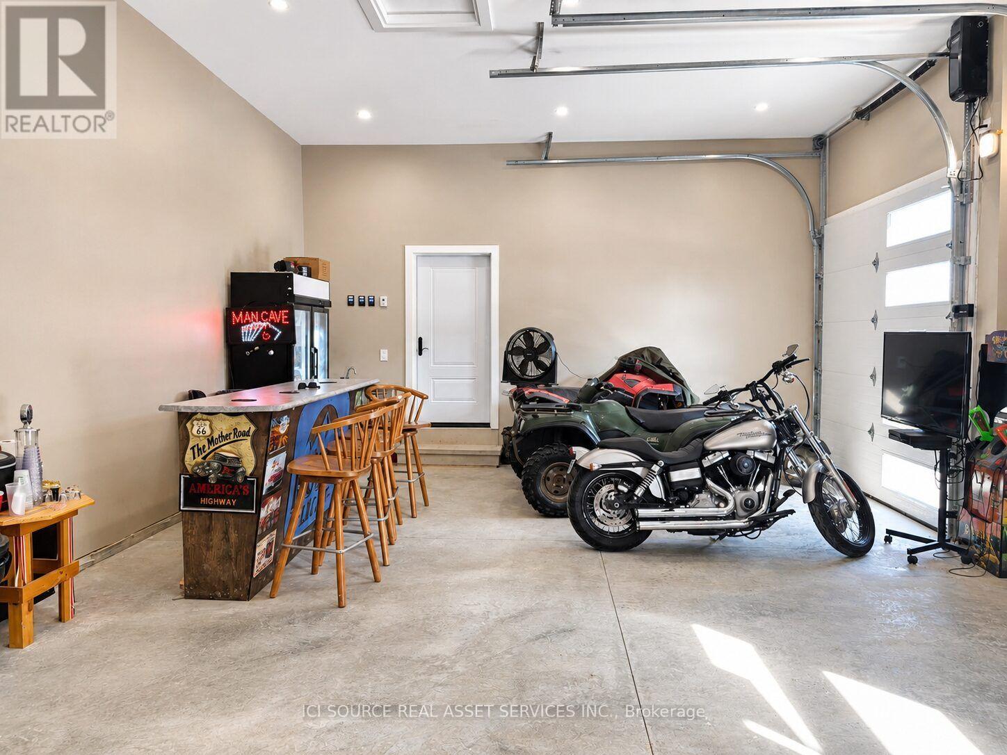 31 NOTRE DAME STREET - 24