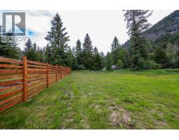 Kitchen - 916 Airport Road Unit# 7, Salmo, BC  Photo 6