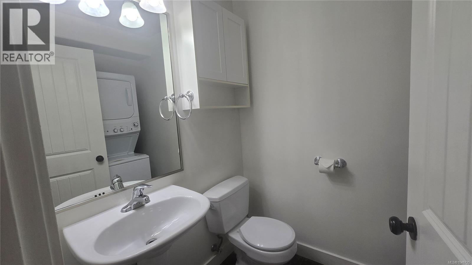 #8 2529 Alexander St - 19
