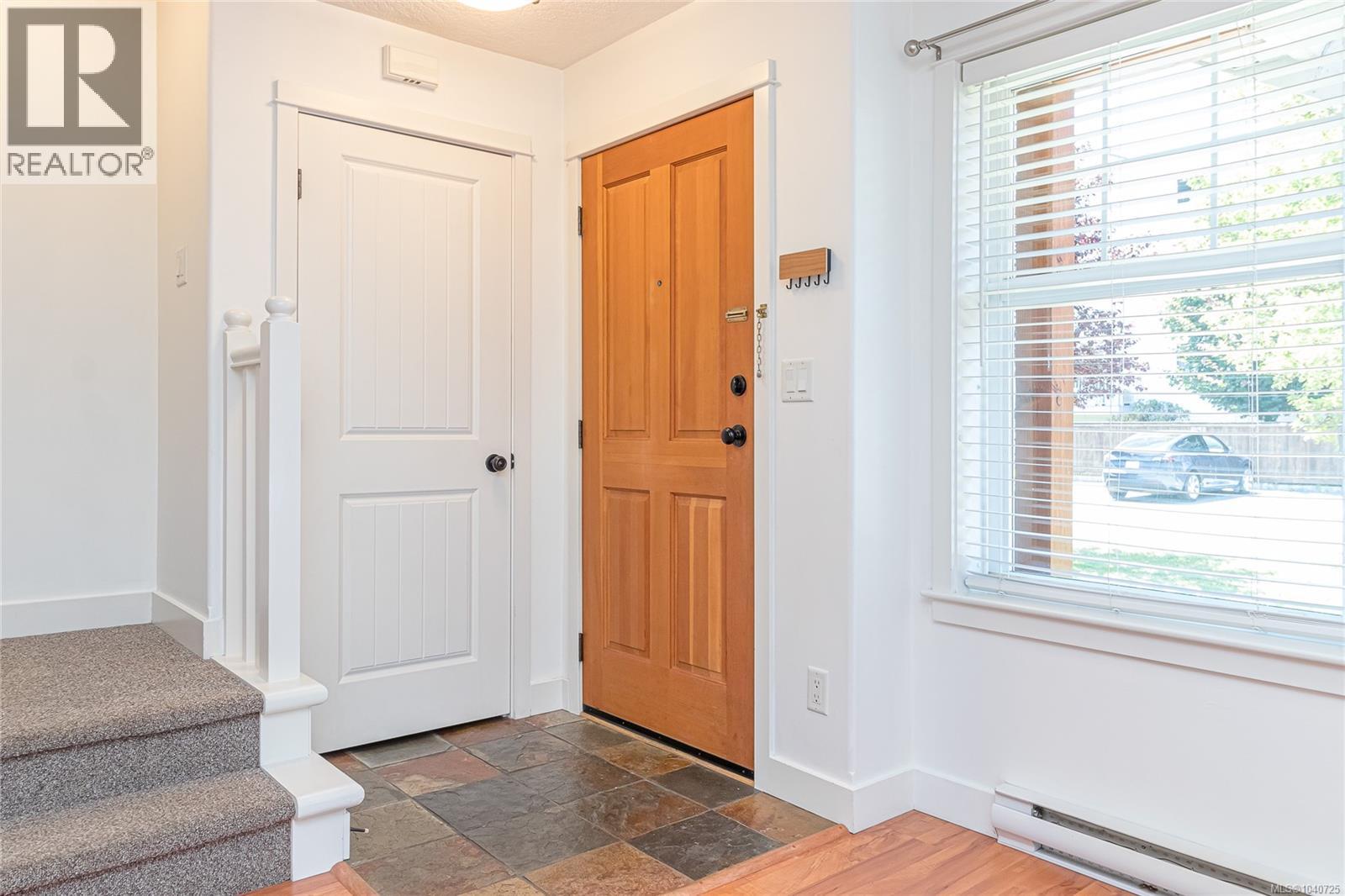 #8 2529 Alexander St - 5