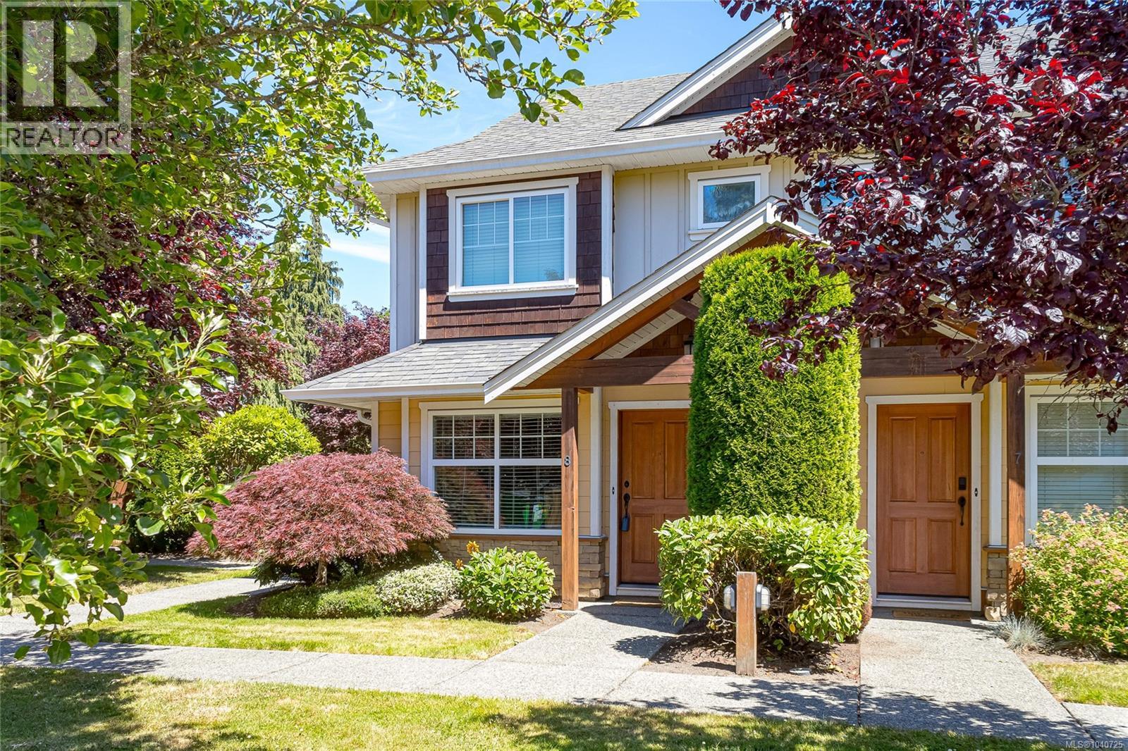 #8 2529 Alexander St - 1