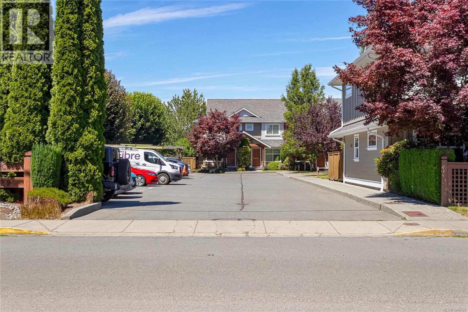 #8 2529 Alexander St - 30