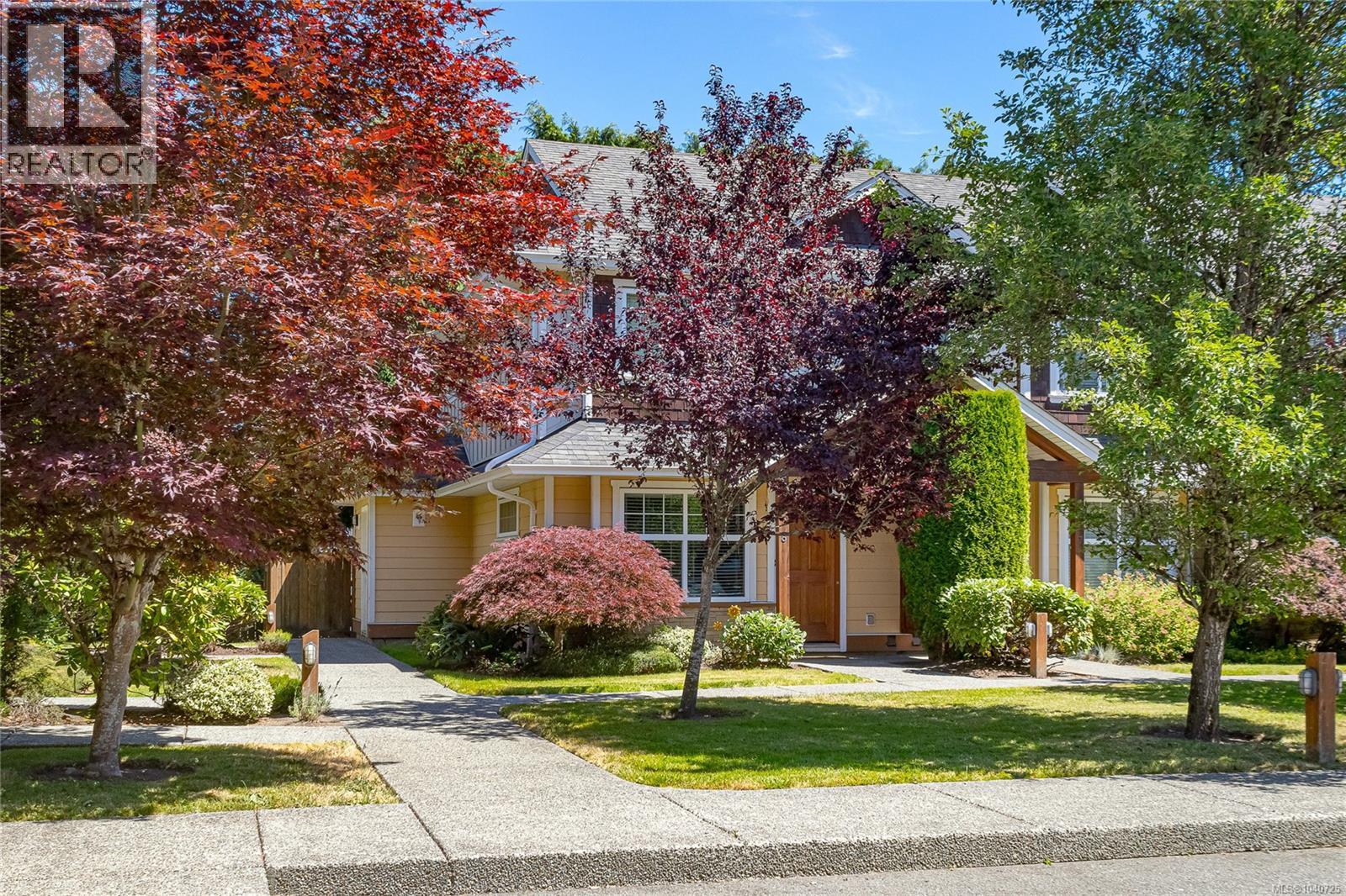 #8 2529 Alexander St - 2
