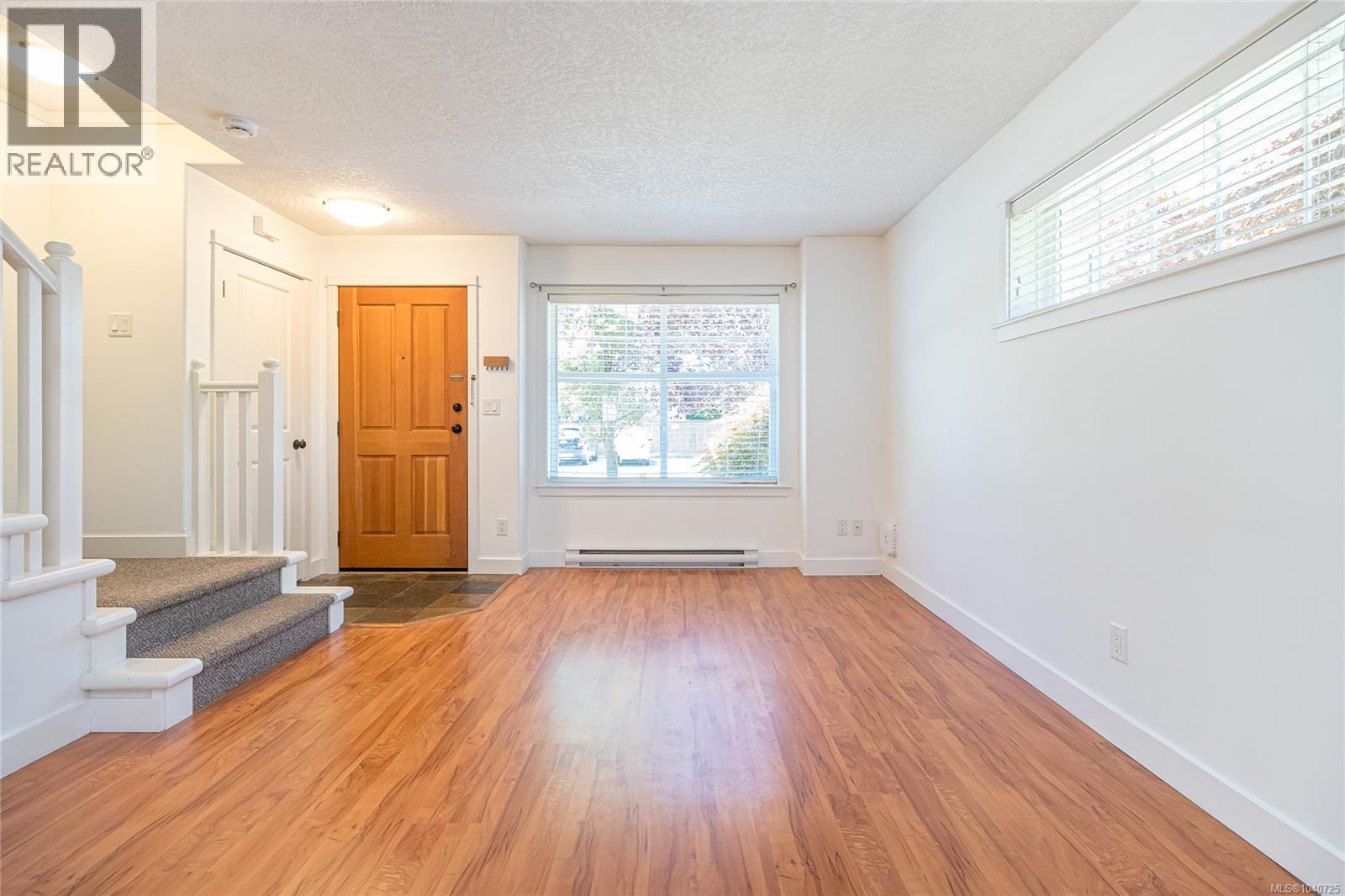 #8 2529 Alexander St - 8