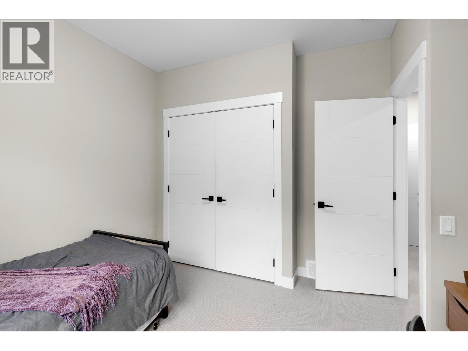 #6 3220 Hilltown Drive - 27