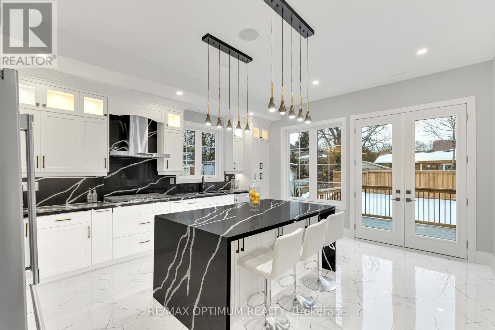 30 MCLAUGHLIN ROAD N - 13