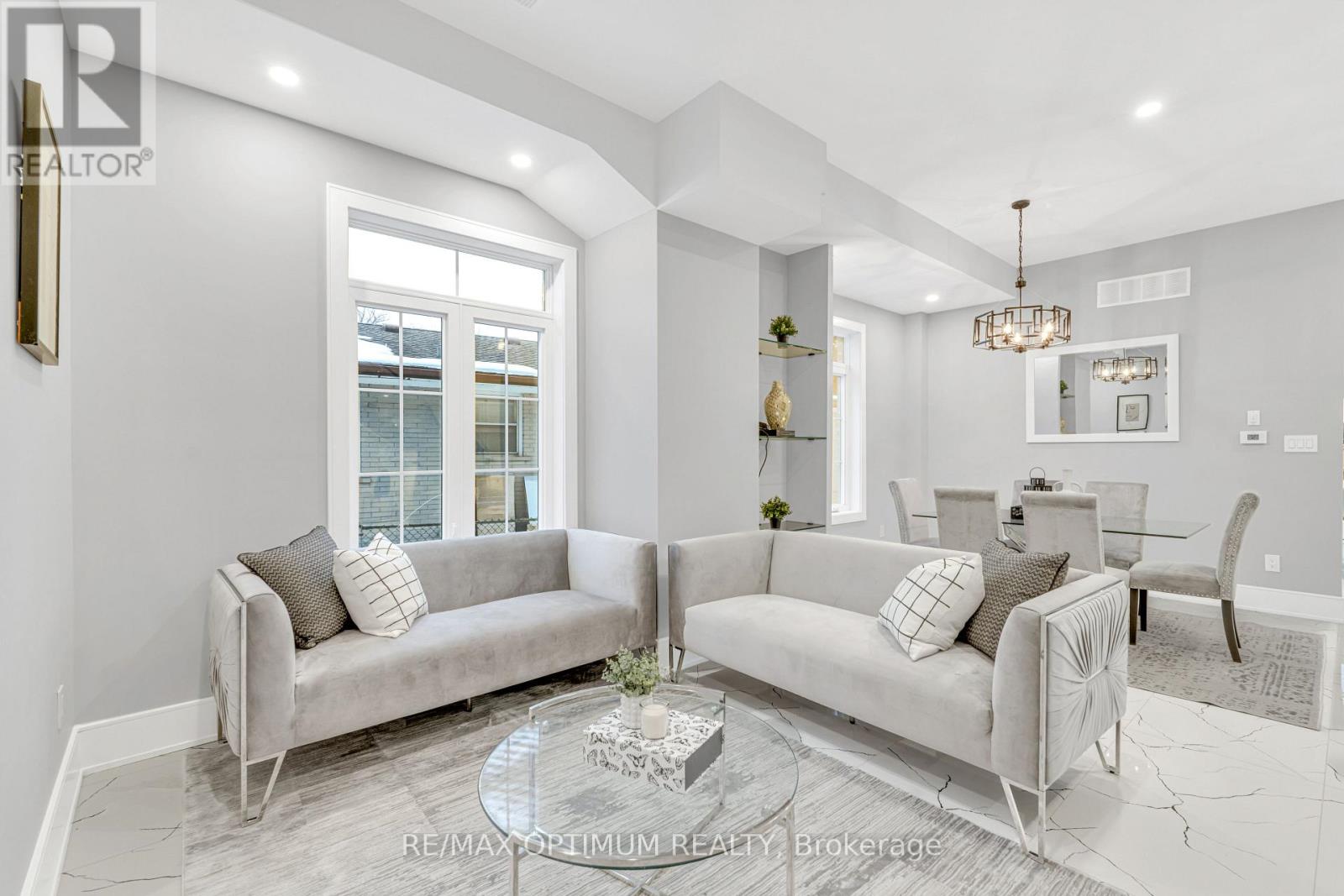 30 MCLAUGHLIN ROAD N - 7