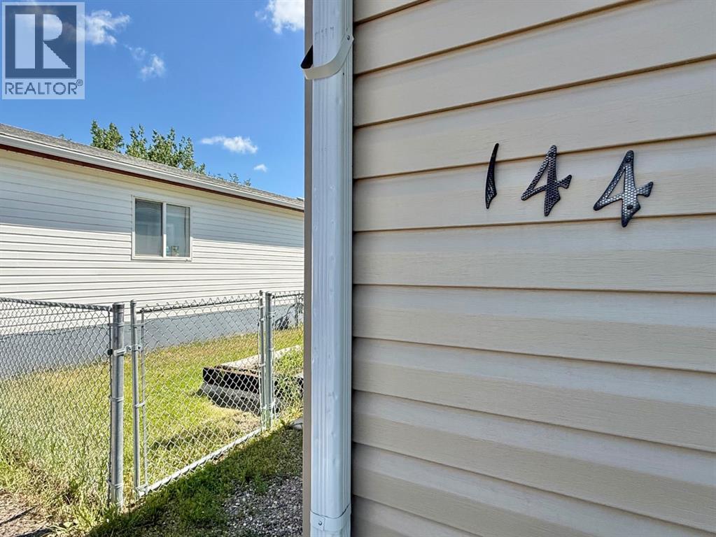 144 Birch Street W - 3