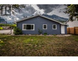 57 12th Avenue, Lillooet, BC V0K1V0 Photo 12