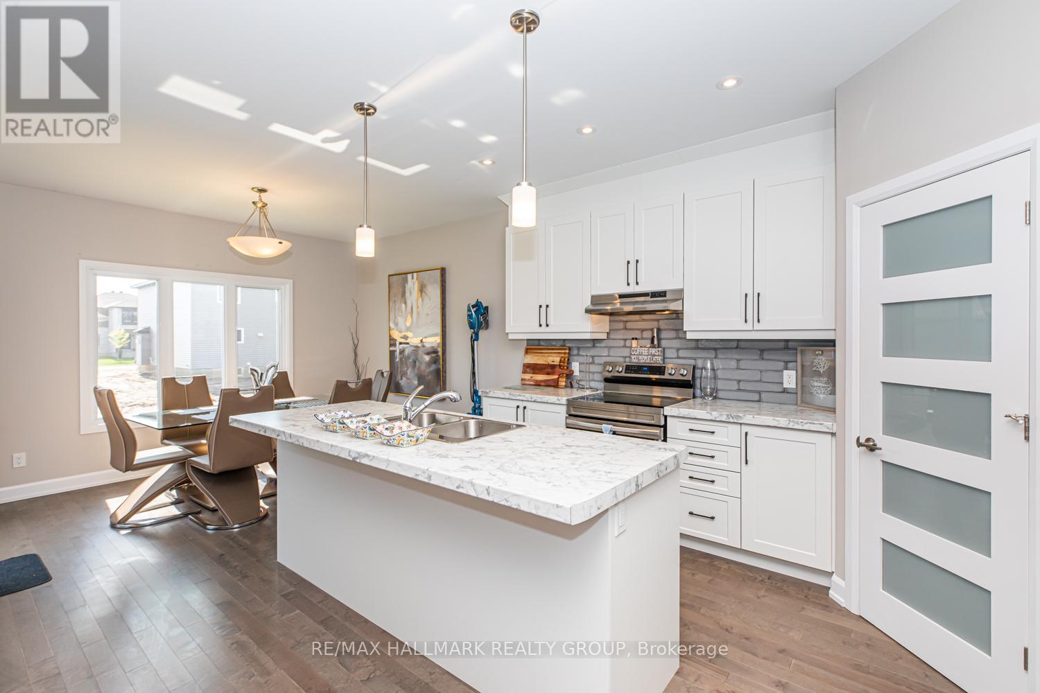 61 DUNCANVILLE STREET, Ottawa. Luxury613. By Peter Sagos - Image 12