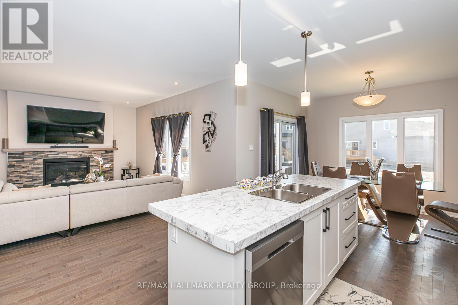 61 DUNCANVILLE STREET, Ottawa. Luxury613. By Peter Sagos - Image 17