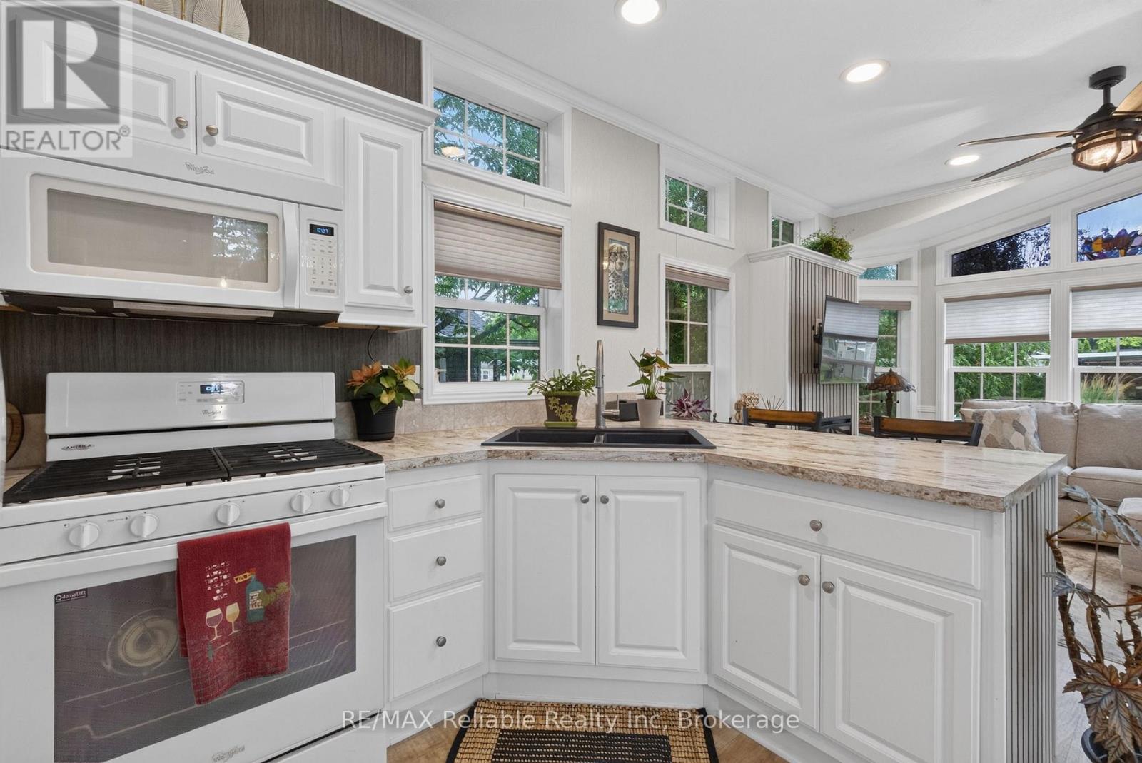50 PORTSIDE DRIVE - 77719 BLUEWATER HIGHWAY - 10