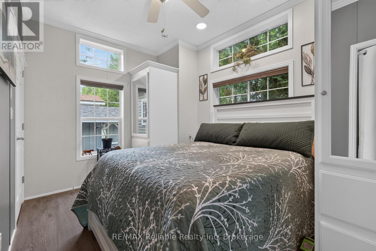 50 PORTSIDE DRIVE - 77719 BLUEWATER HIGHWAY - 16