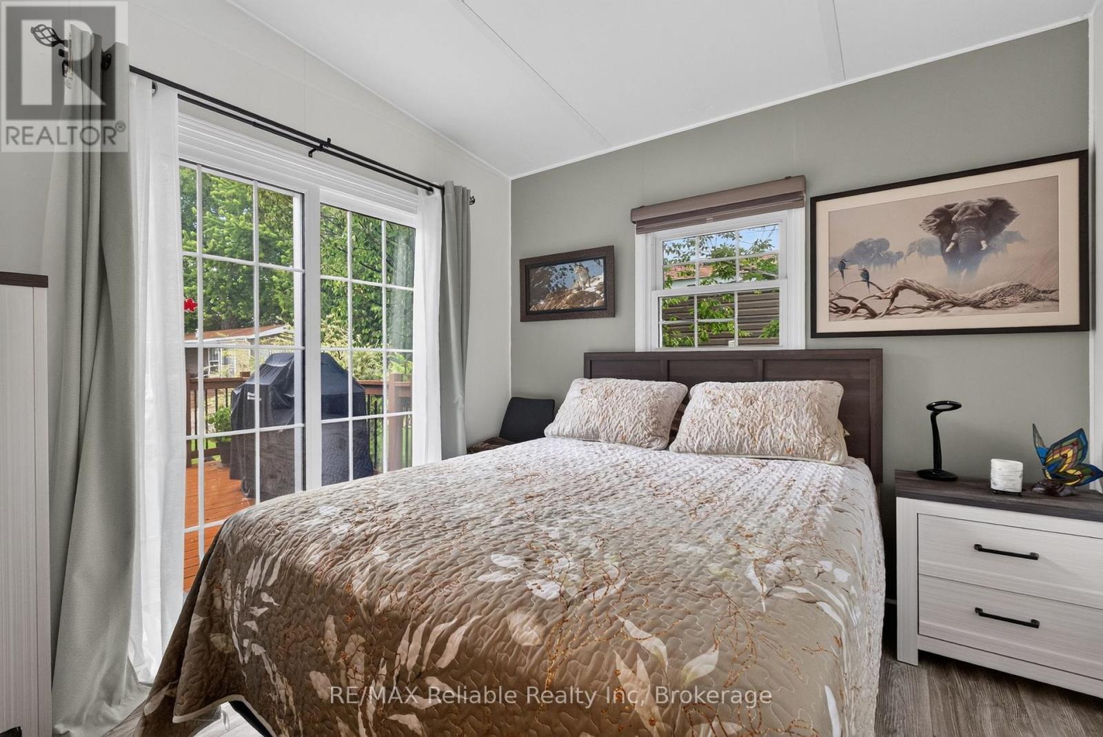50 PORTSIDE DRIVE - 77719 BLUEWATER HIGHWAY - 18