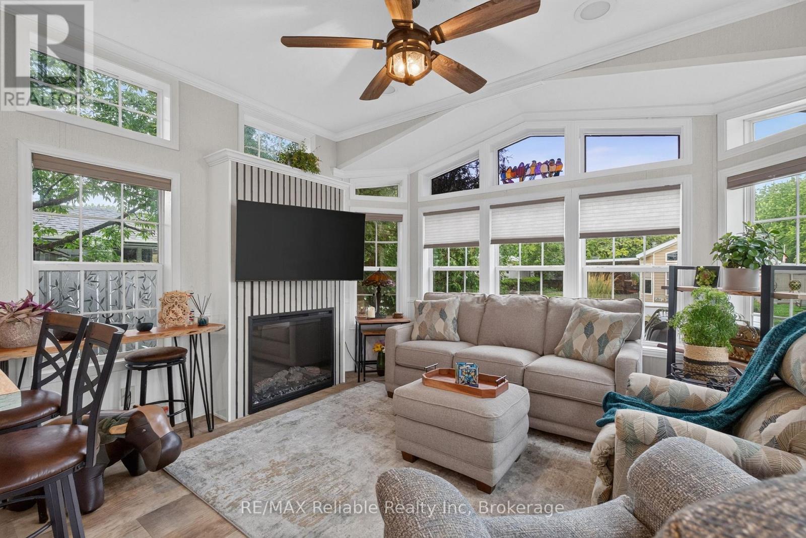 50 PORTSIDE DRIVE - 77719 BLUEWATER HIGHWAY - 5